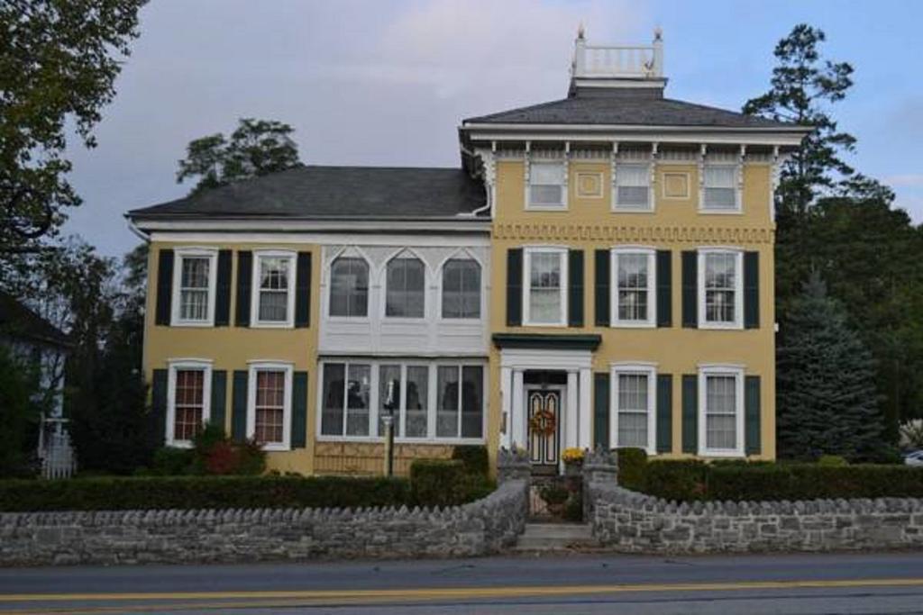 Ej Bowman House Bed & Breakfast Lititz Buitenkant foto
